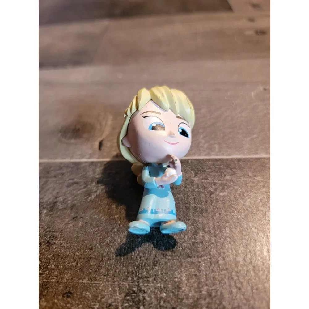 Young Elsa frozen Disney 2014 funko‎ toy figure